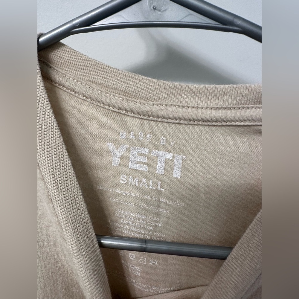 YETI Men’s T shirt, size S - Picture 3 of 4